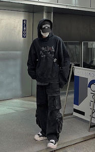 Meet your Posher, Charles